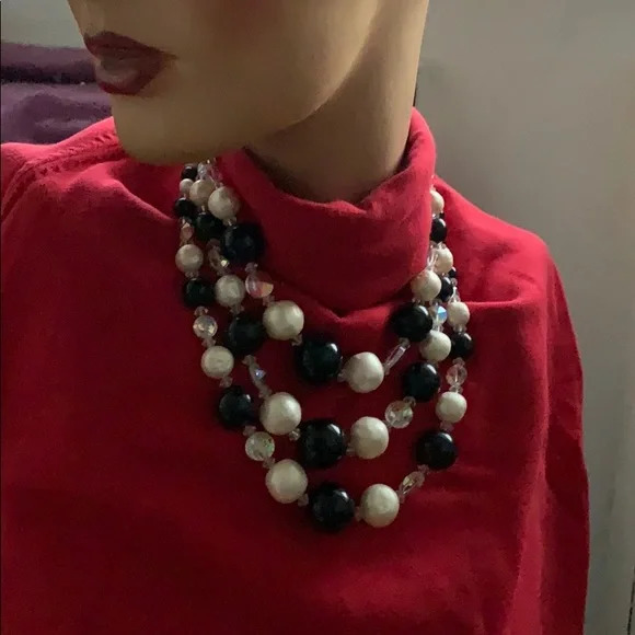 Vintage 50s Glamorous Beads - Picture 2 of 5